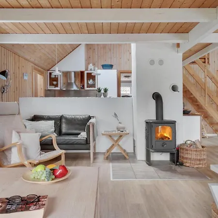 Holiday home Bente - 800m From The Sea In Nw Jutland By Interhome